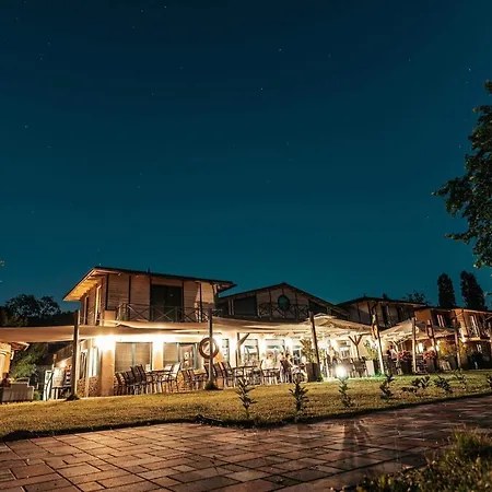 Duna Garden מלון 4*