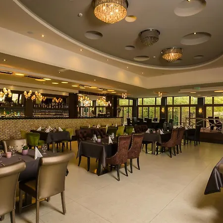Duna Garden מלון 4*