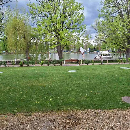 Szálloda Duna Garden 4*