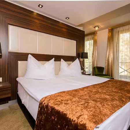 Szálloda Duna Garden 4*