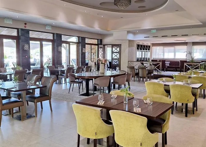 Duna Garden Hotel 4*