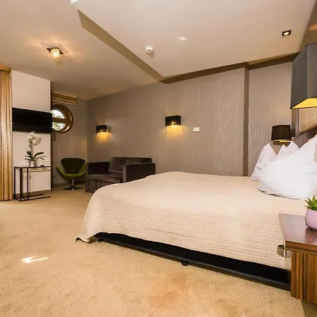 多瑙花园酒店 酒店