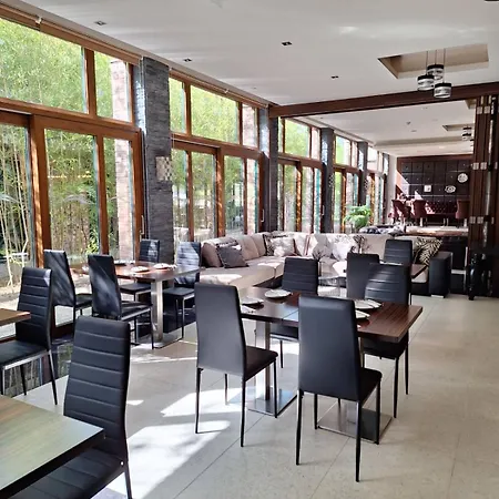 多瑙花园酒店 4*