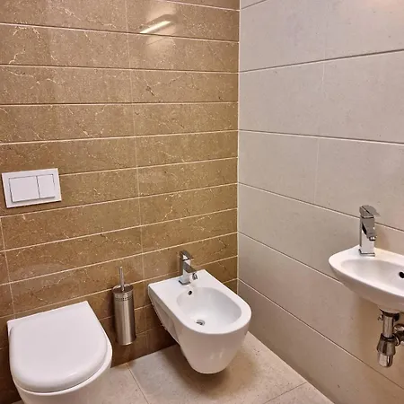 多瑙花园酒店 4*