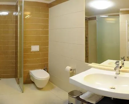 多瑙花园酒店 4* 布达佩斯