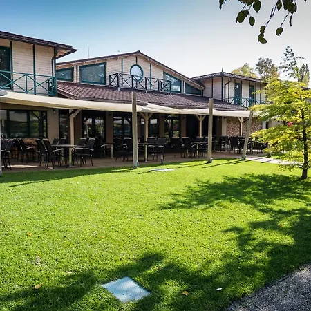 多瑙花园酒店 4* 布达佩斯