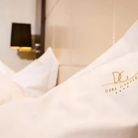Hotel Duna Garden 4*